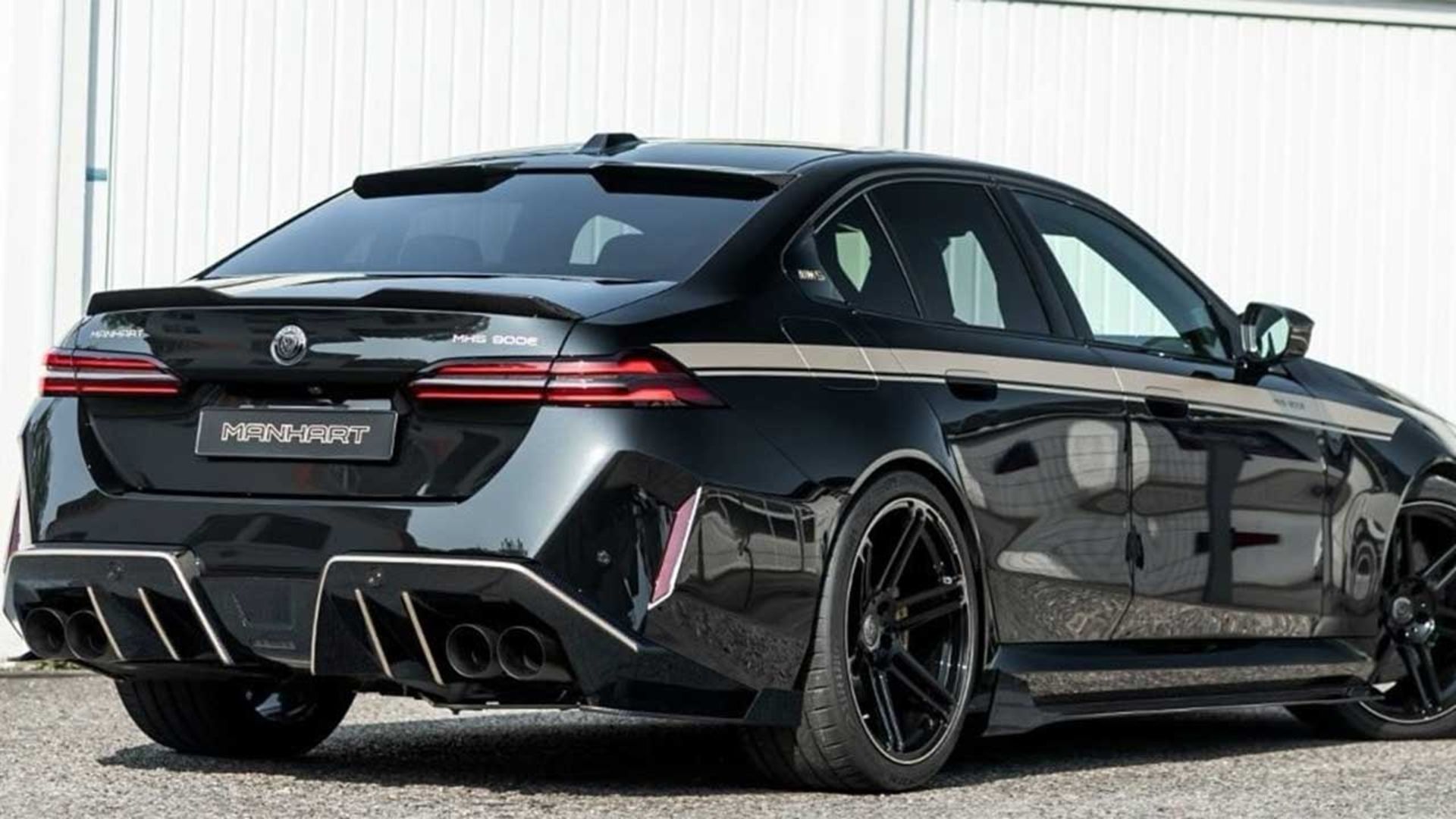 بی‌ام‌و M5 با تیونینگ منهارت