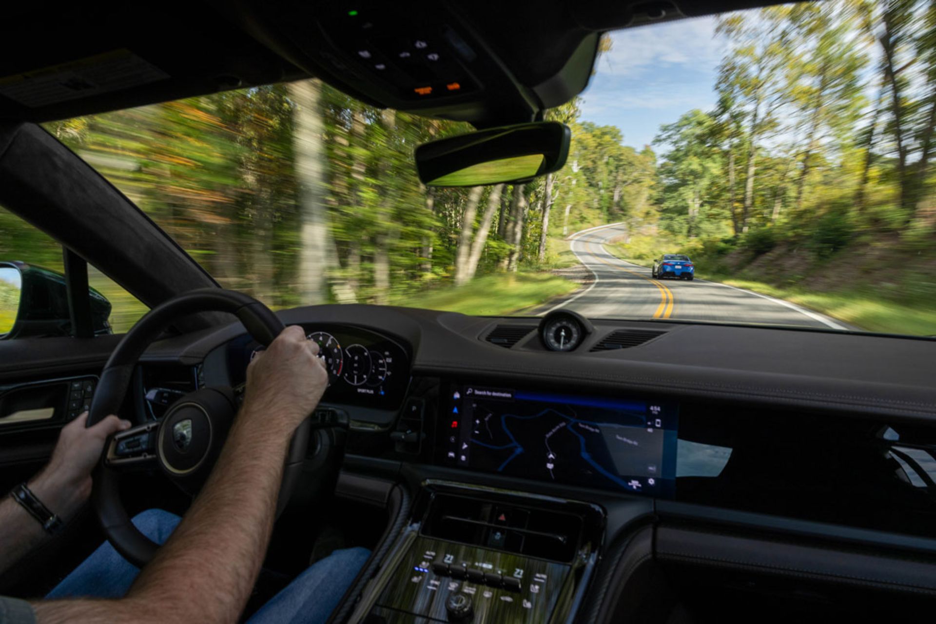 رانندگی با پورشه پانامرا توربو S ای-هیبرید مدل ۲۰۲۵