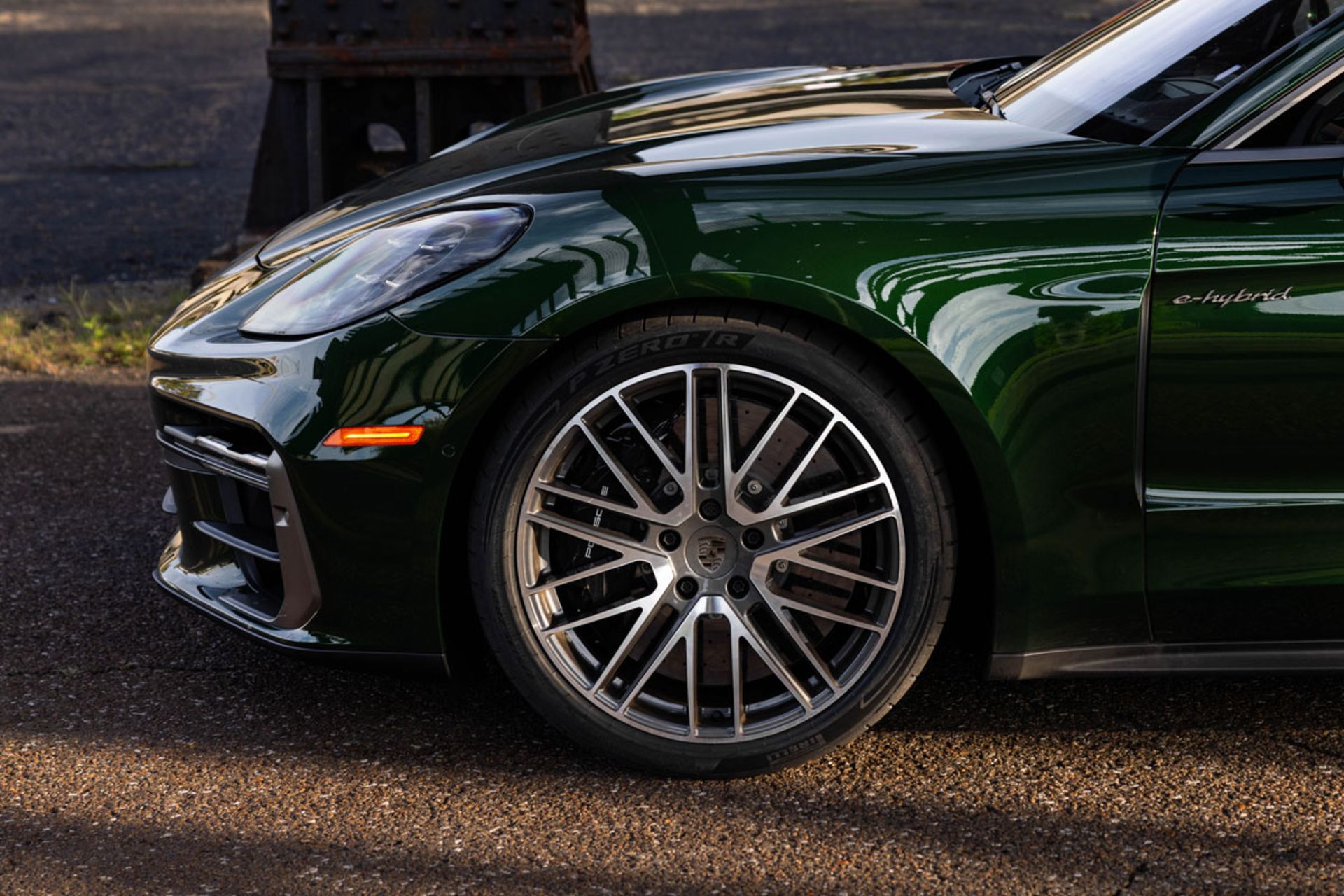 پورشه پانامرا توربو S ای-هیبرید مدل ۲۰۲۵