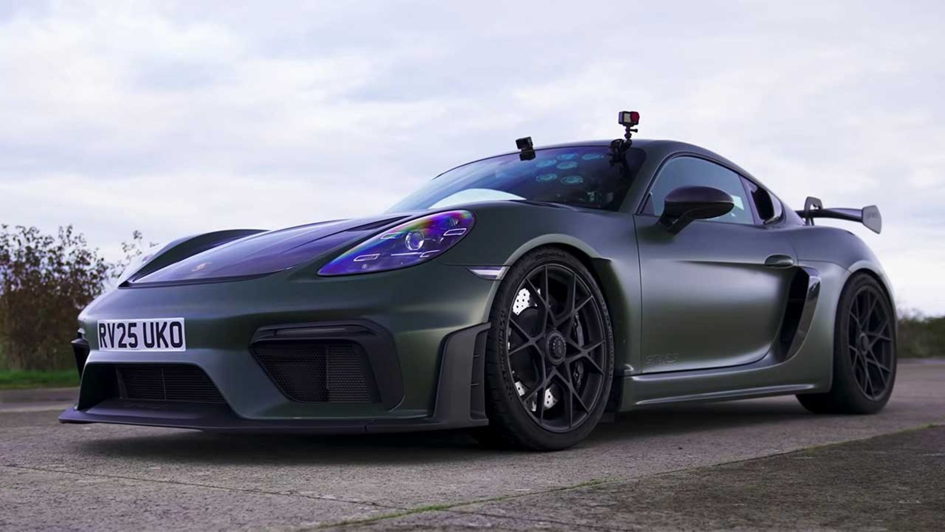 درگ پورشه کیمن و بی‌ام‌و M2