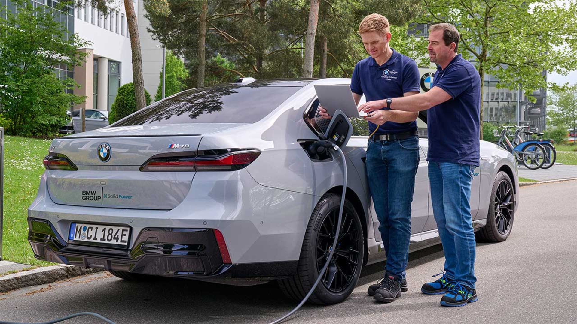 همکاری بی ام و سامسونگ باطری حالت جامد