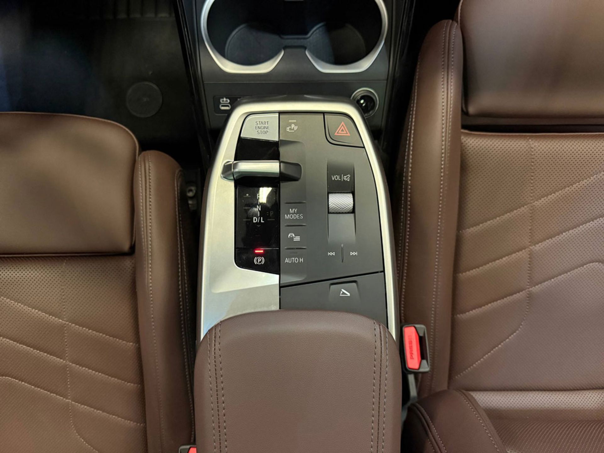 کنسول بی ام و X2 225i وارداتی پرشیا خودرو