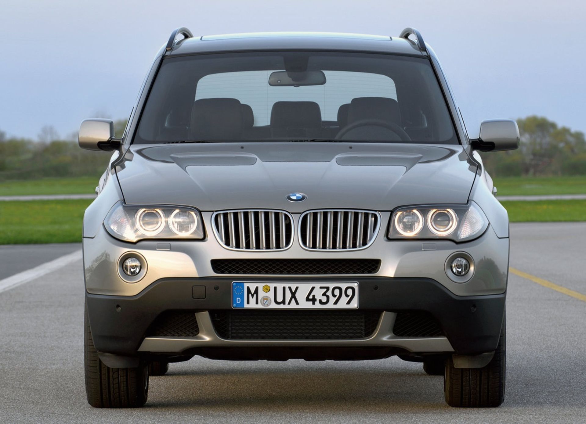 نمای جلوی بی ام و X3 مدل 2007