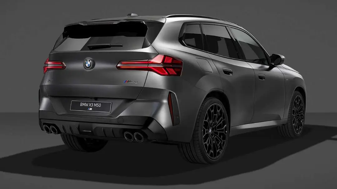 بی‌ام‌و X3 M50 بلک پکیج نمای عقب