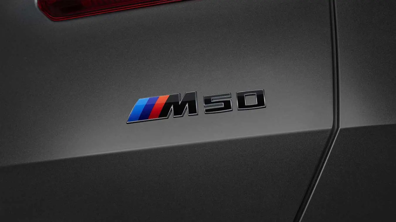بی‌ام‌و X3 M50 بلک پکیج نشان