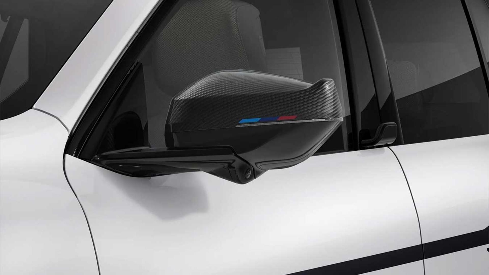 آینه بغل بی‌ام‌و X5 (BMW X5) با پوشش فیبر کربن و نشان M پرفورمنس