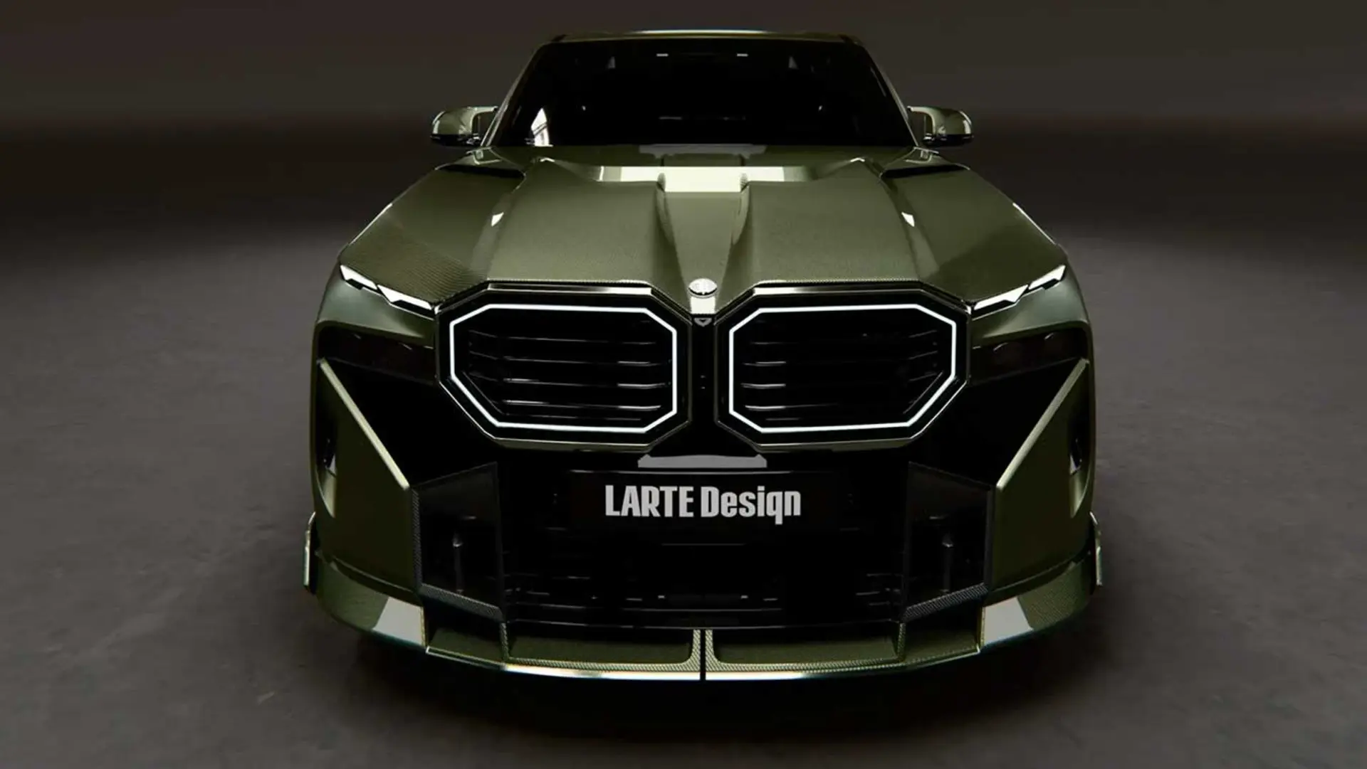 نمای جلوی خودروی بی‌ام‌و XM (BMW XM) با پکیج تیونینگ لارته دیزاین (Larte Design)