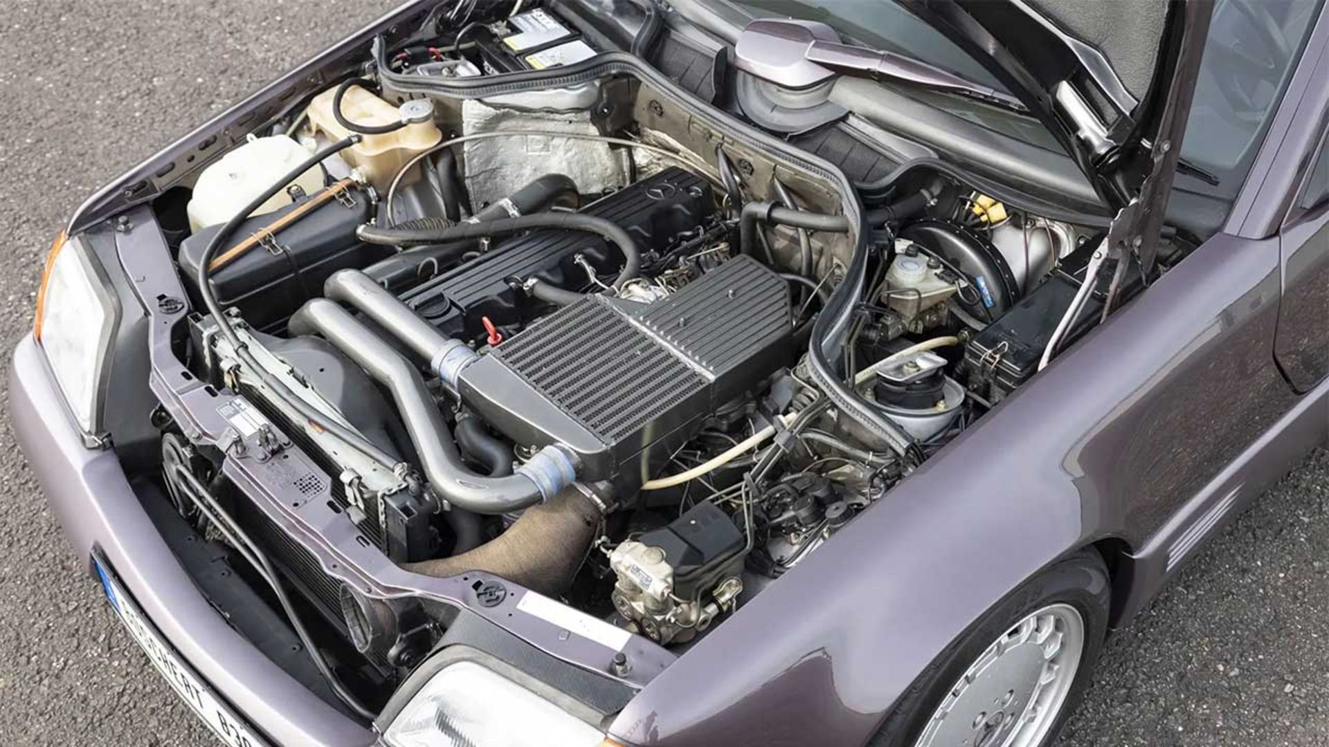 مرسدس بنز بوشرت B300