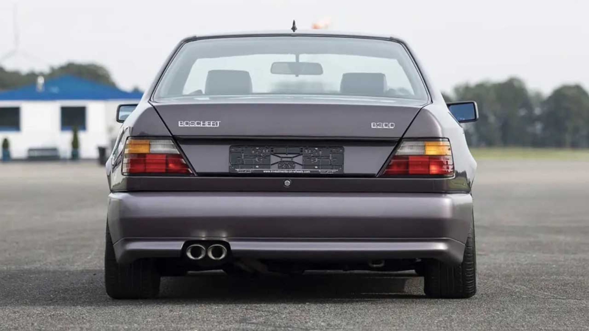 مرسدس بنز بوشرت B300