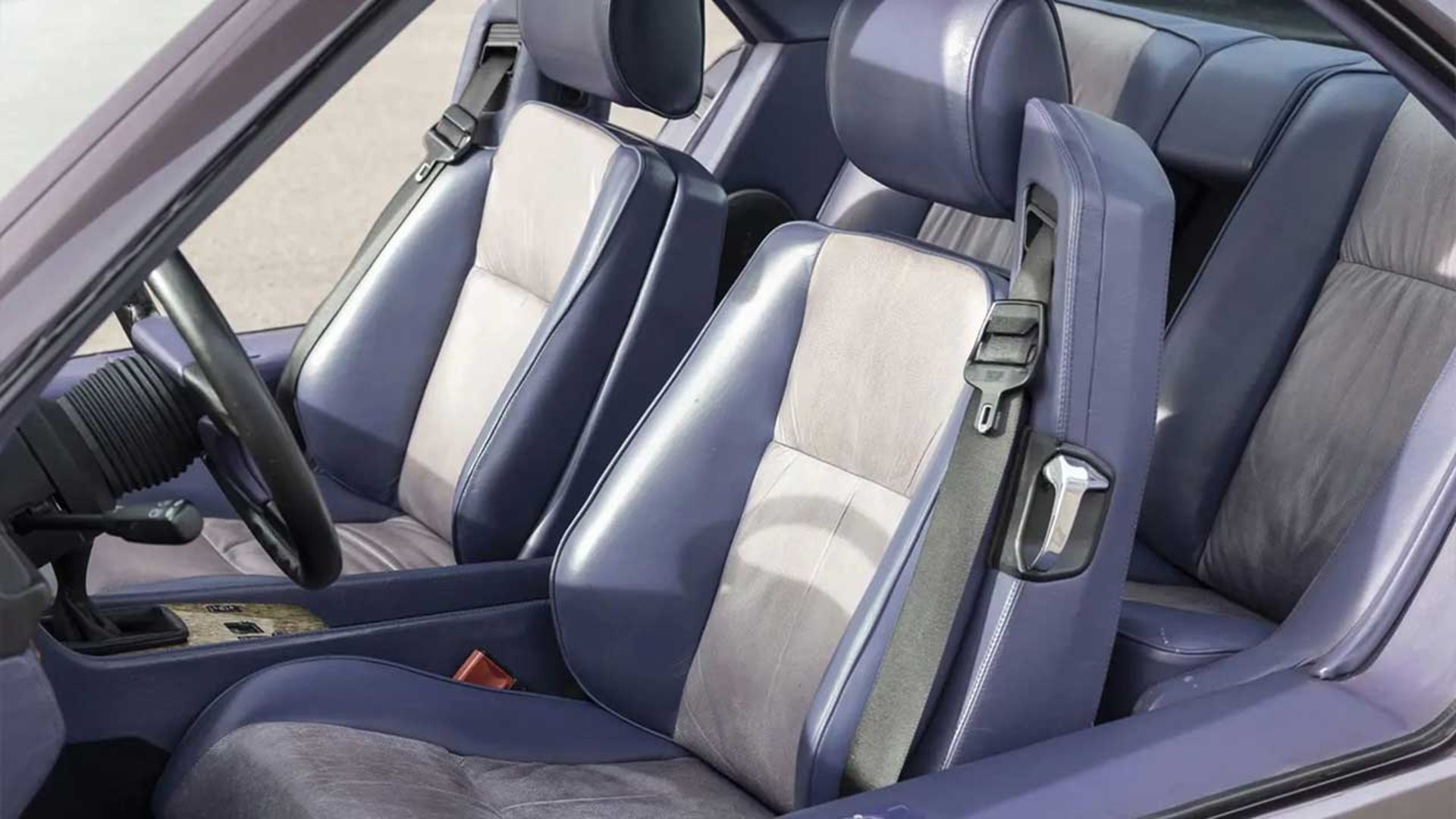 مرسدس بنز بوشرت B300