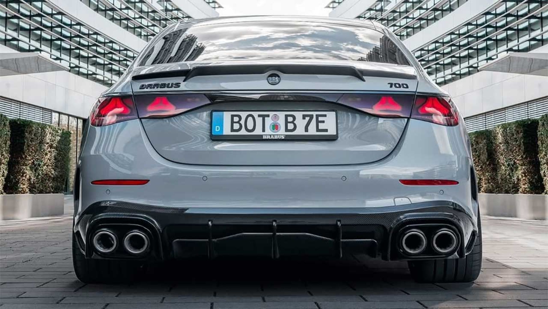 مرسدس E53 برابوس 700