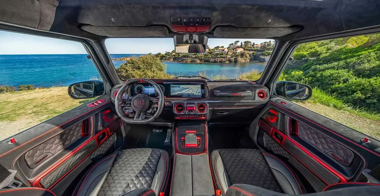 کابین لوکس خودروی برابوس P 900 (Brabus P 900) با طراحی مشکی و قرمز