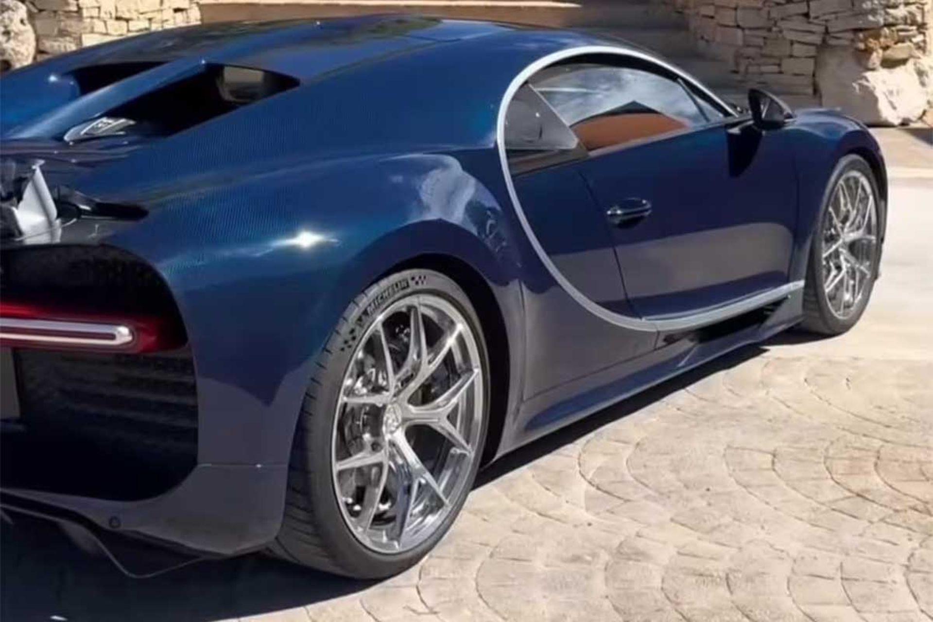 بوگاتی شیرون