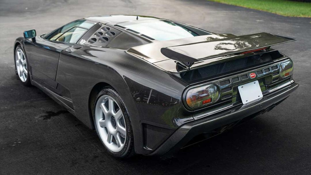 بوگاتی EB110 SS با بدنه فیبر کربنی
