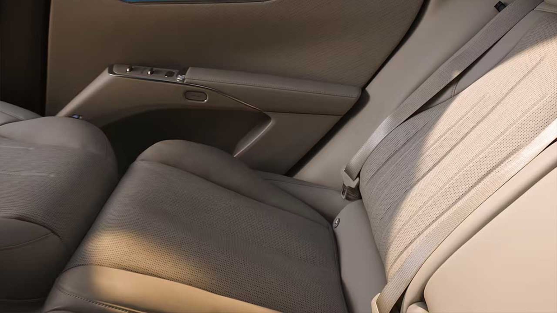 بیوک الکترا E7