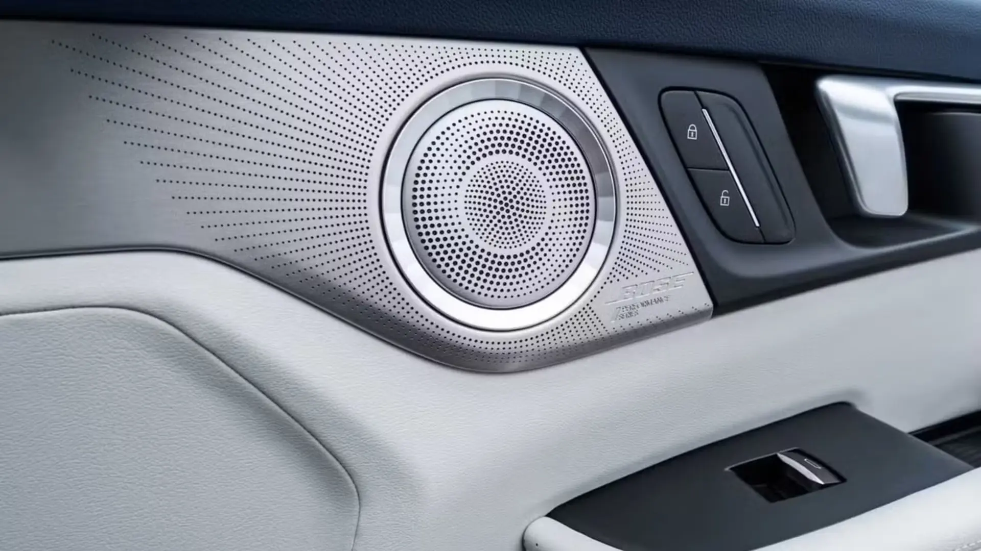 بلندگوی سیستم صوتی Meridian در در خودروی بیوک انکلیو اونییر (Buick Enclave Enclave)
