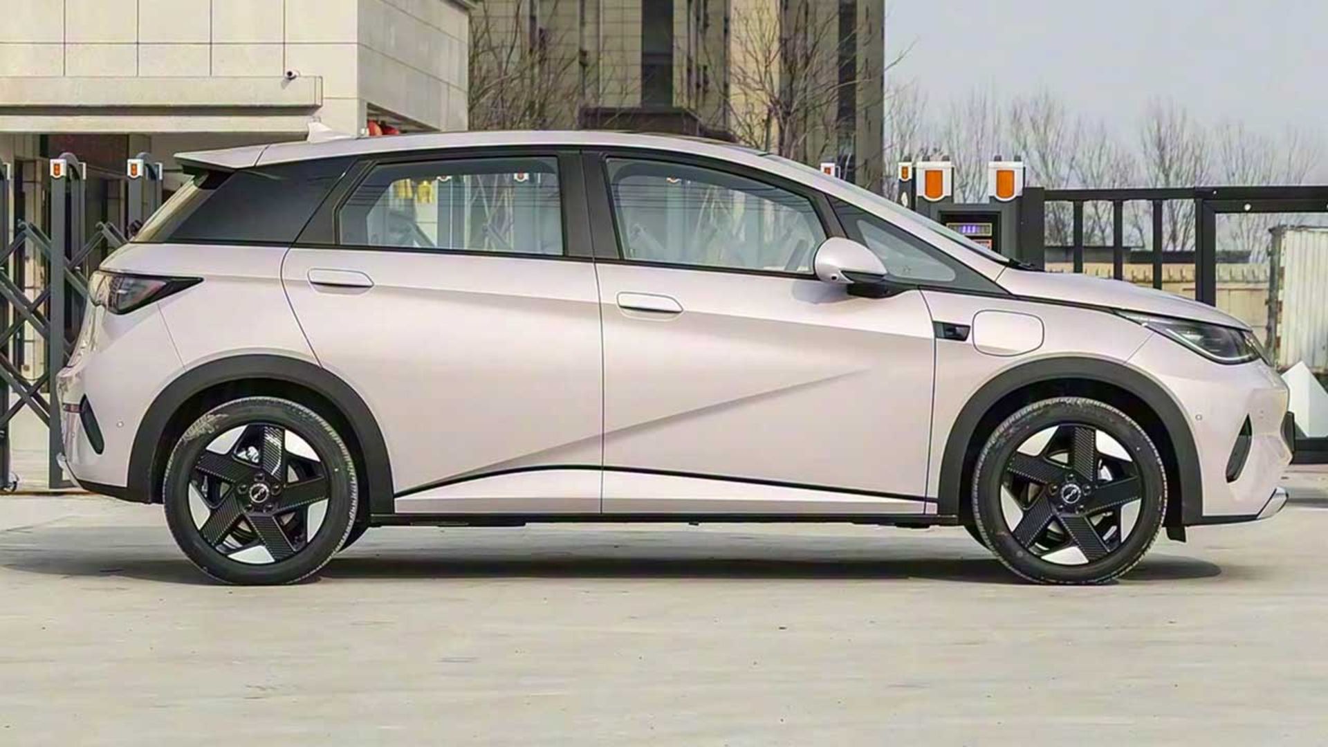 بی‌وای‌دی دلفین G