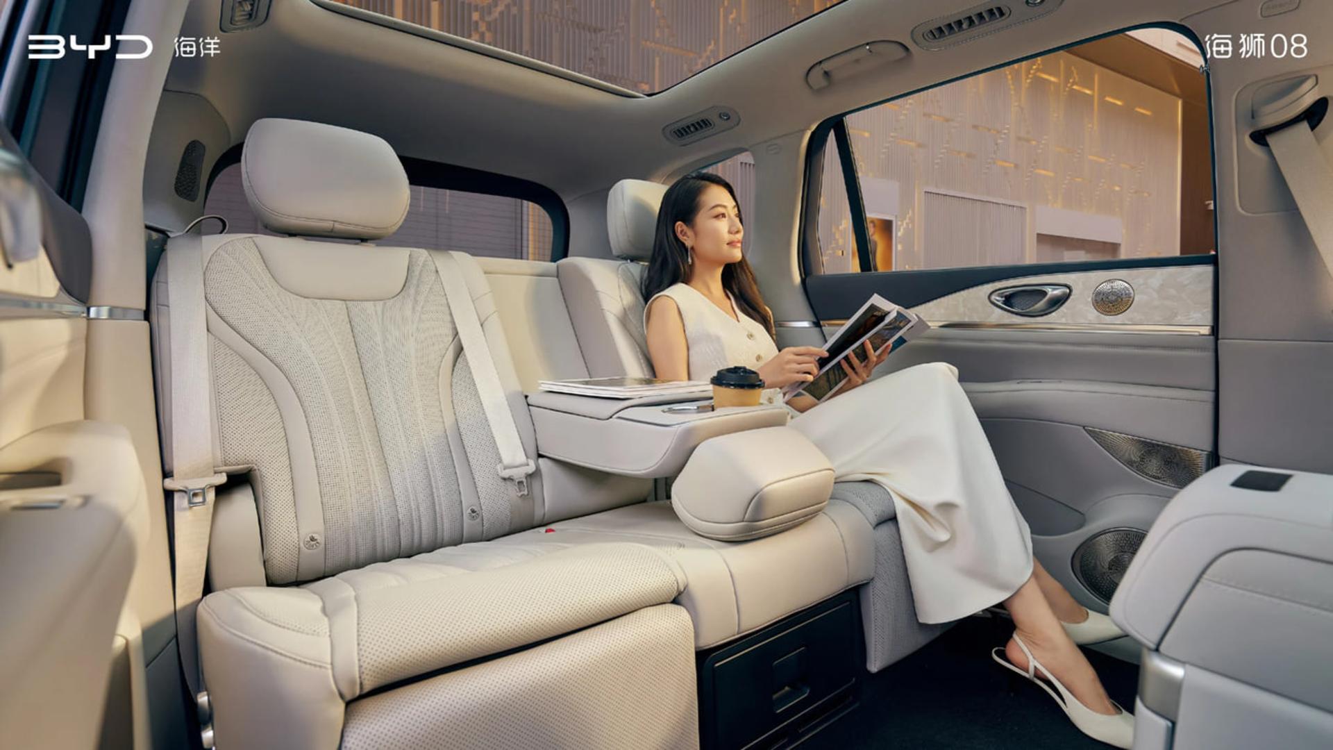 صندلی‌های عقب و کابین لوکس شاسی‌بلند بی‌وای‌دی (BYD) با طراحی مدرن