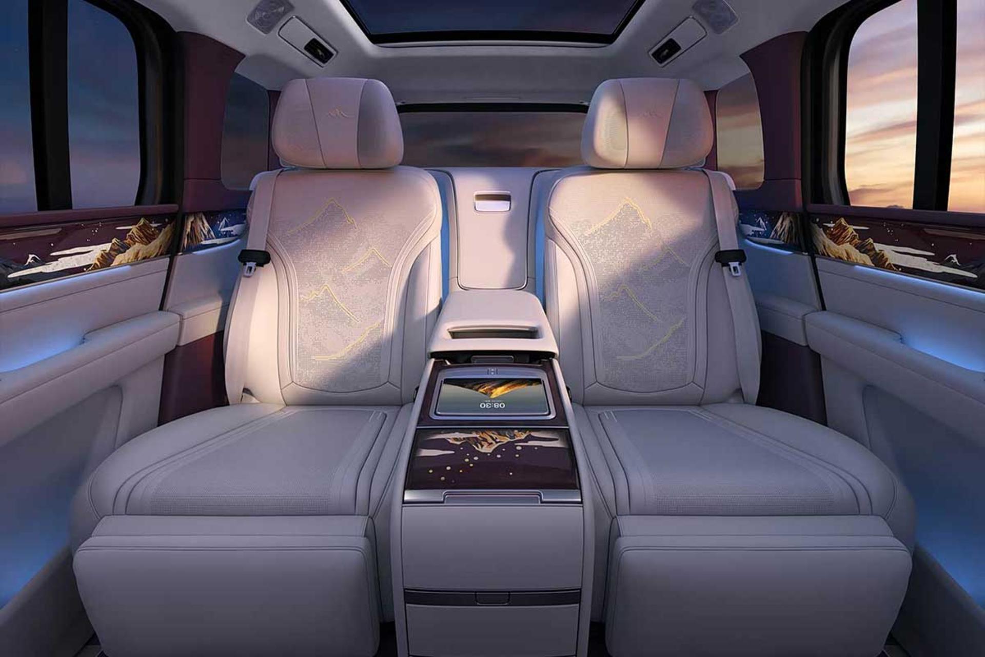 بی‌وای‌دی یانگ‌وانگ U8L چهارنفره