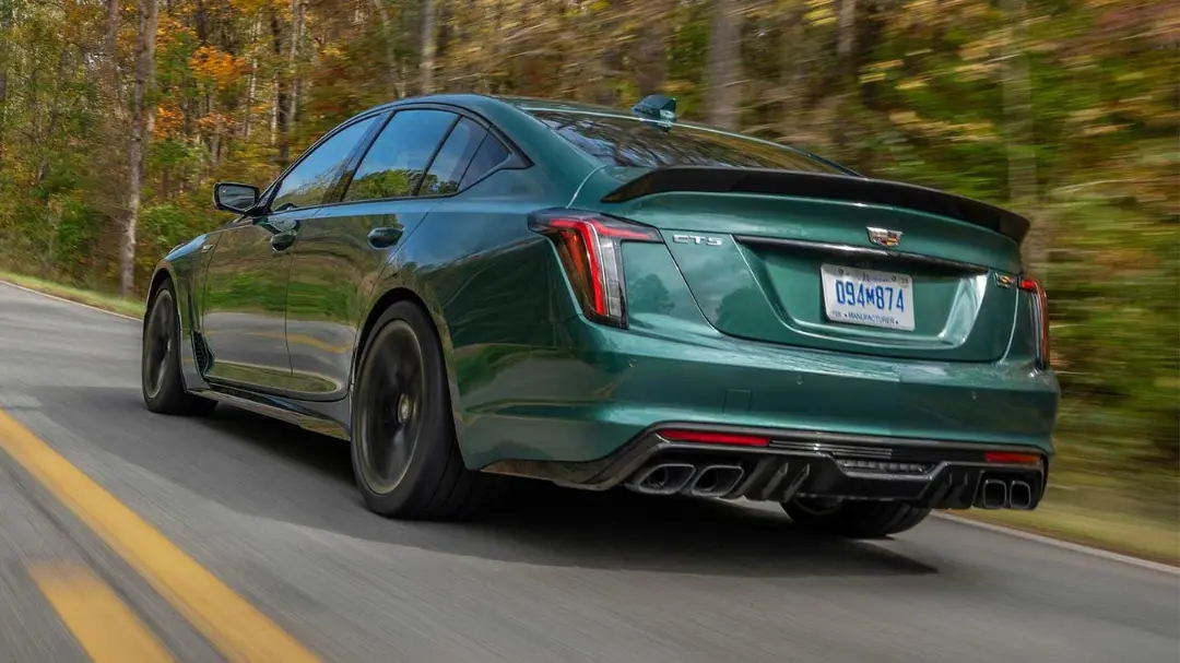 کادیلاک CT5-V بلک‌وینگ 