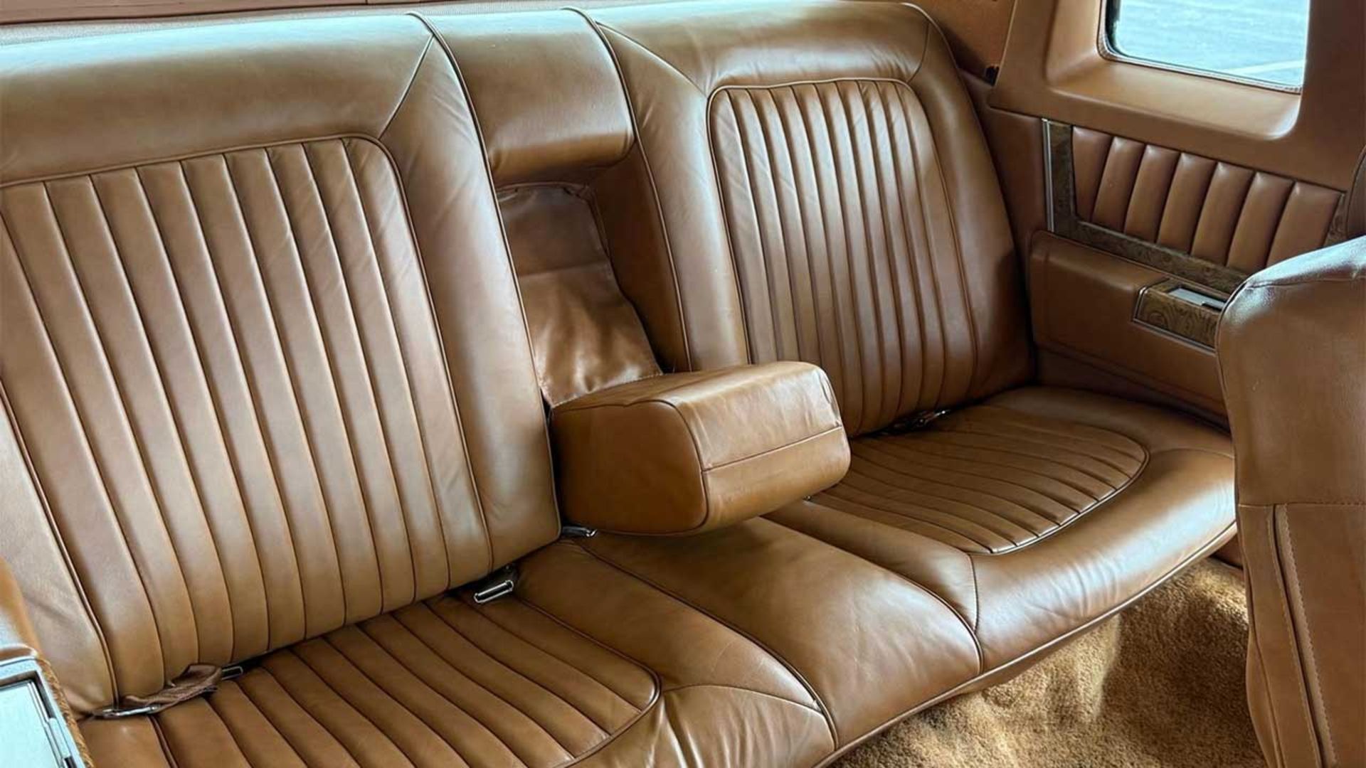 کادیلاک دویل کوپه 1979