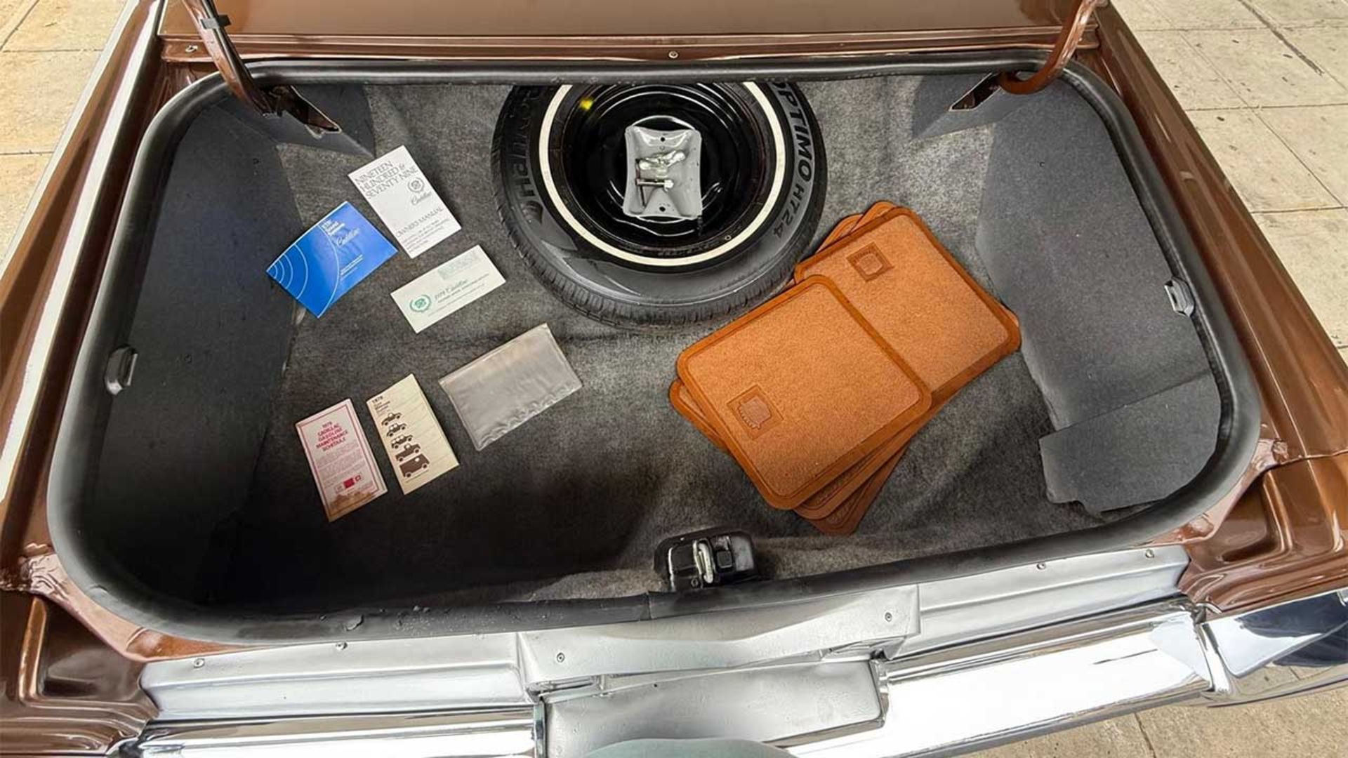 کادیلاک دویل کوپه 1979