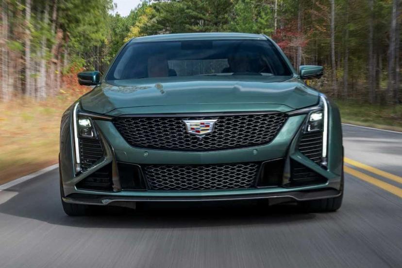 کادیلاک CT5-V بلک‌وینگ 