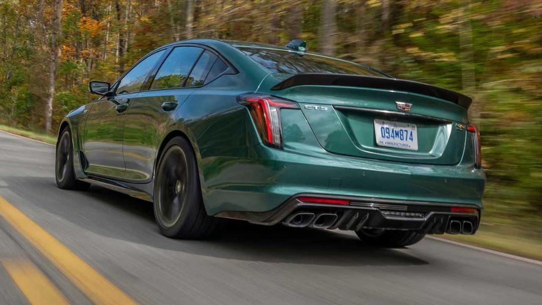 کادیلاک CT5-V بلک‌وینگ 