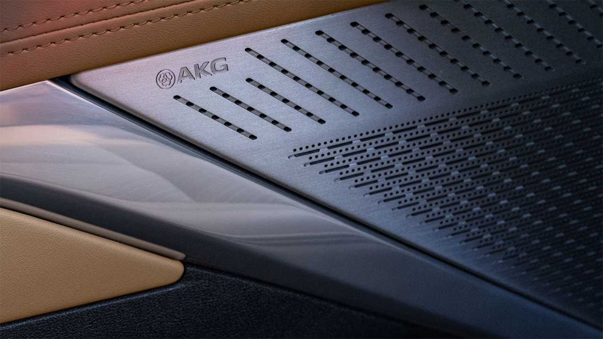 کادیلاک اسکالید IQ