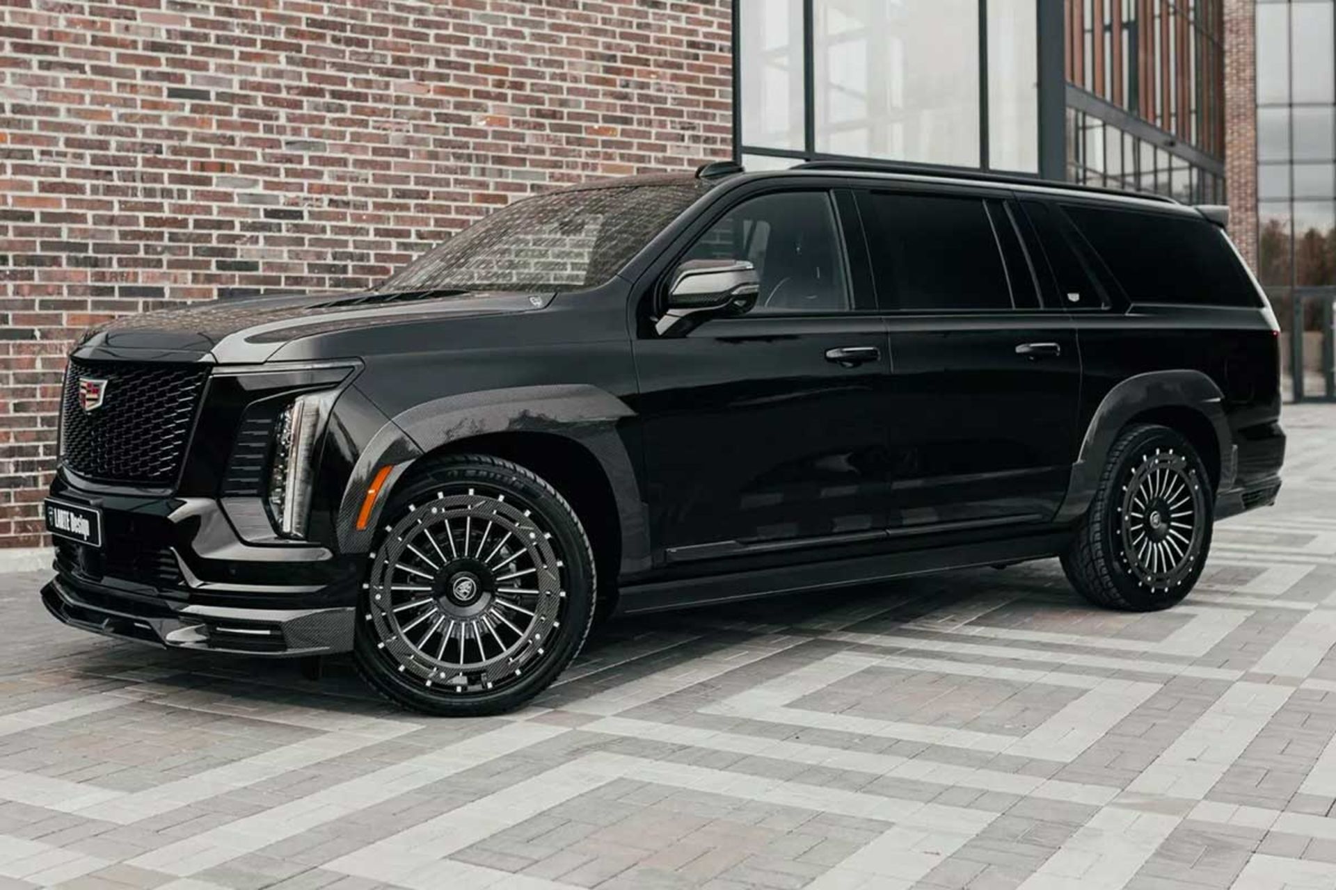 کادیلاک اسکالید با کیت فیبر کربنی لارته دیزاین