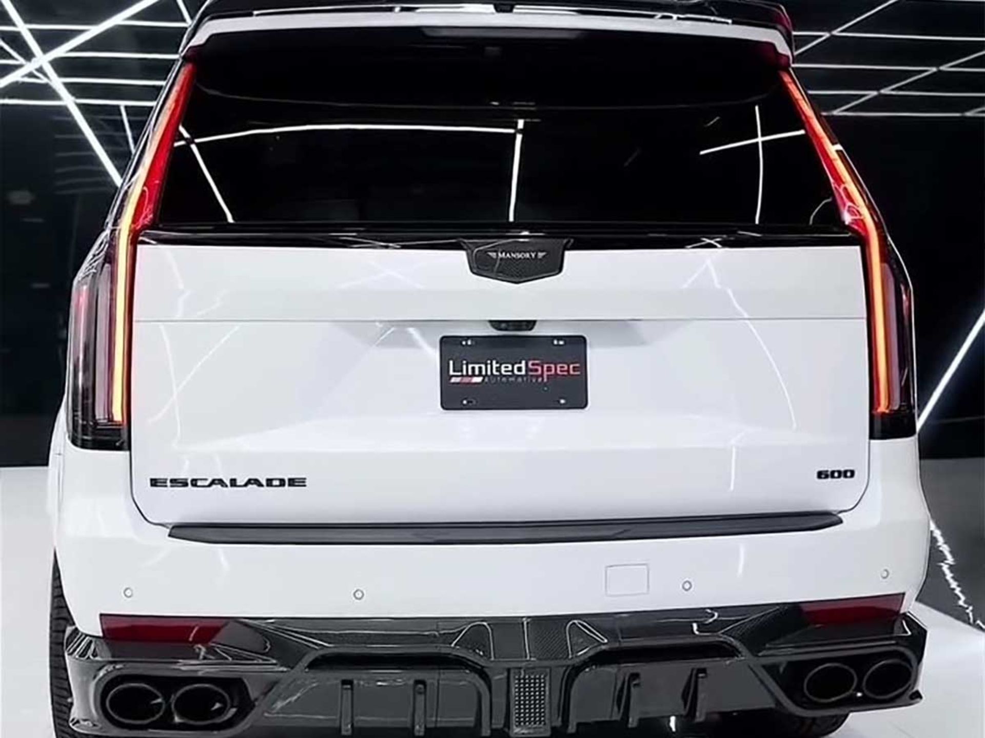 کادیلاک اسکالید منصوری