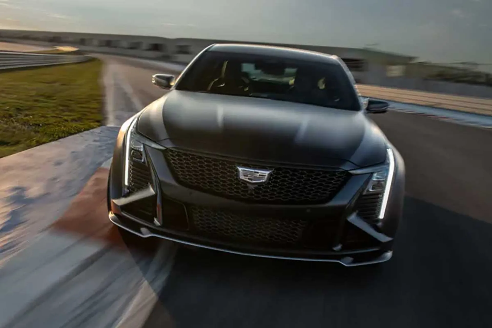 کادیلاک CT5-V بلگ وینگ کلکتور F1
