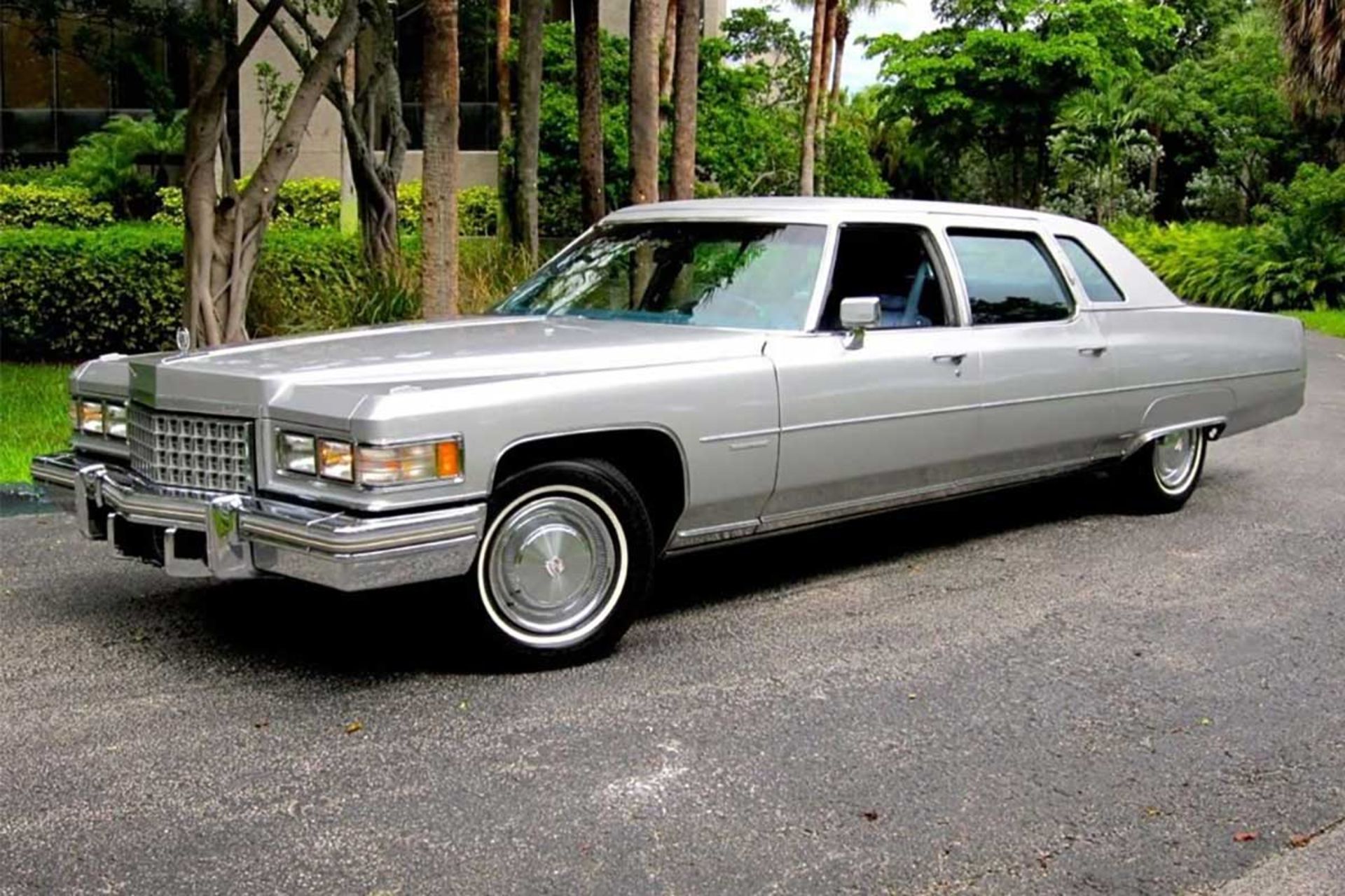 کادیلاک فلیت‌وود سری ۷۵ مدل ۱۹۷۴