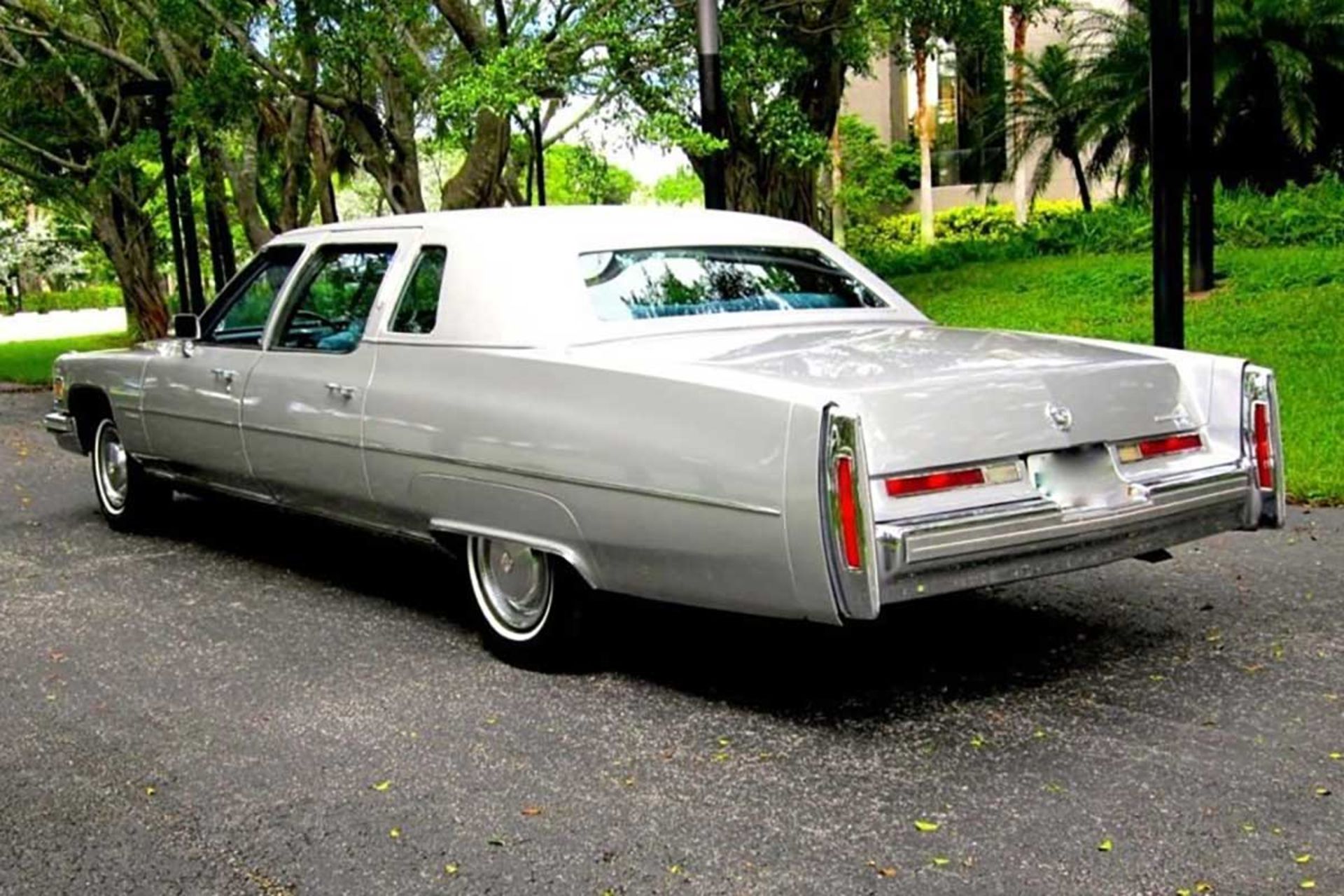 کادیلاک فلیت‌وود سری ۷۵ مدل ۱۹۷۴