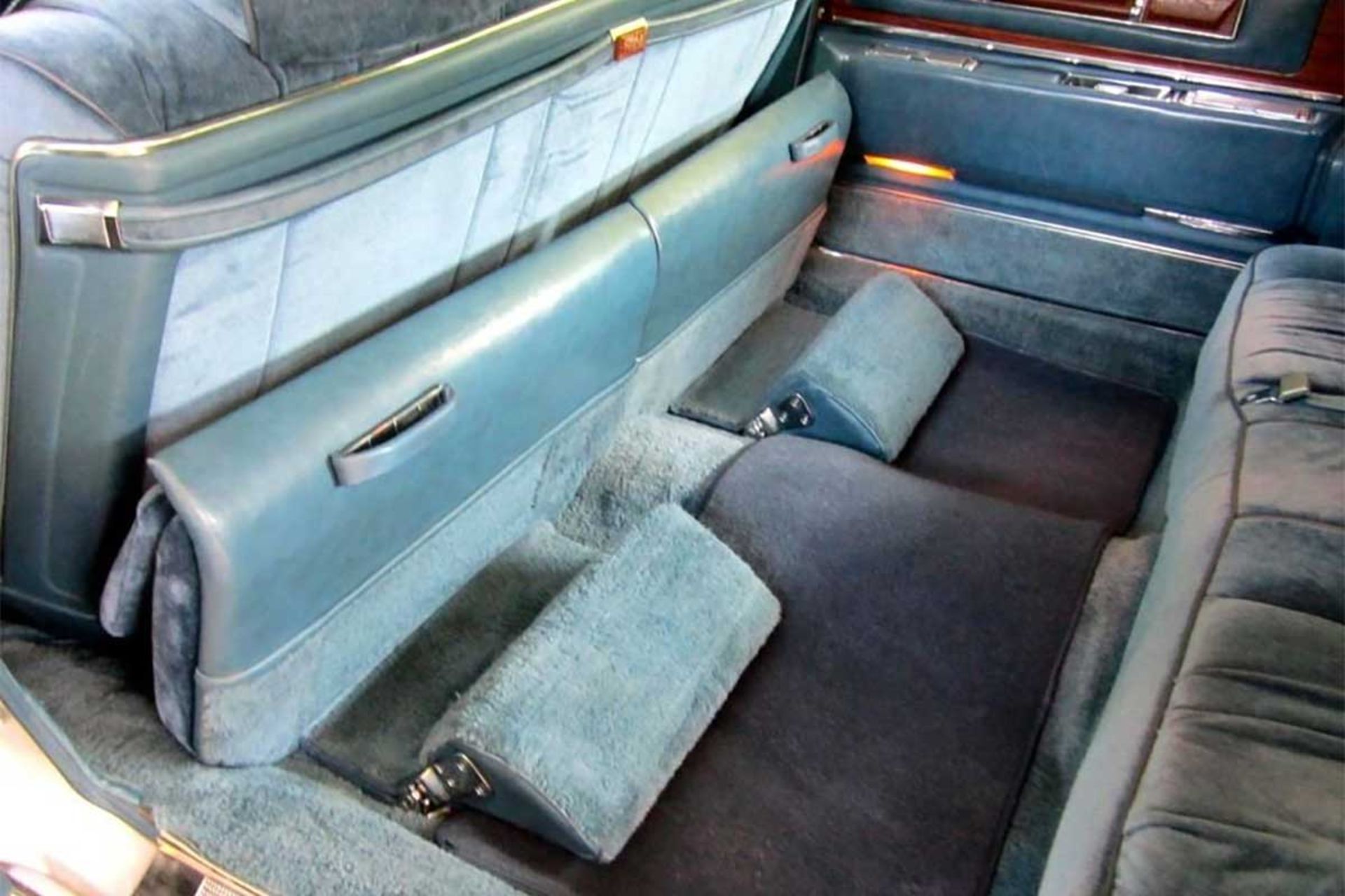 کادیلاک فلیت‌وود سری ۷۵ مدل ۱۹۷۴