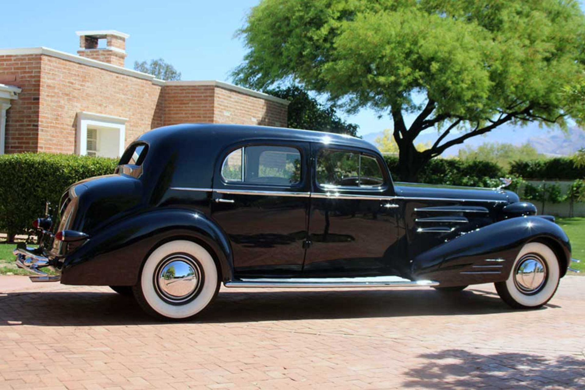 کادیلاک V16 1934