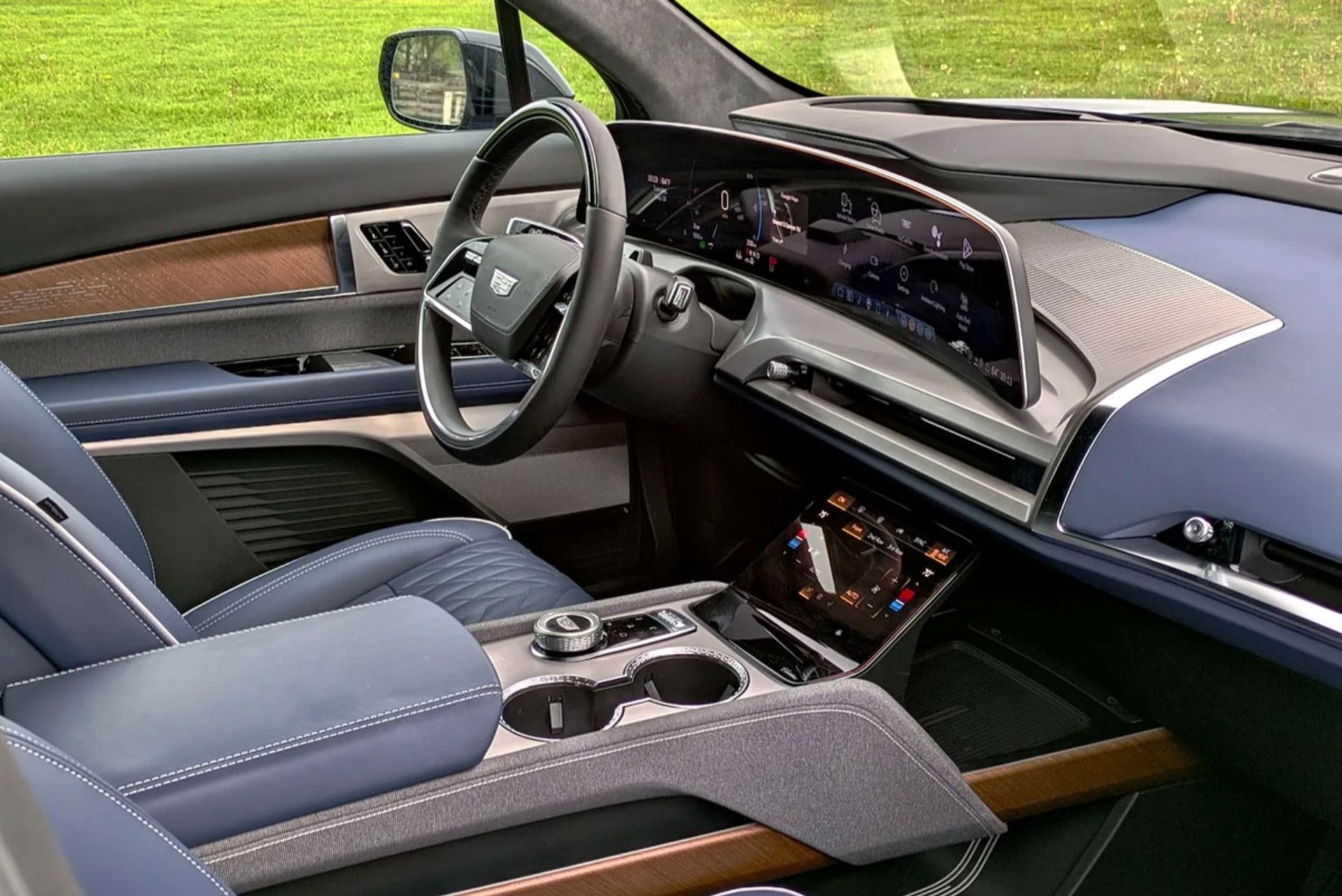 داخل کابین کادیلاک ویستیک