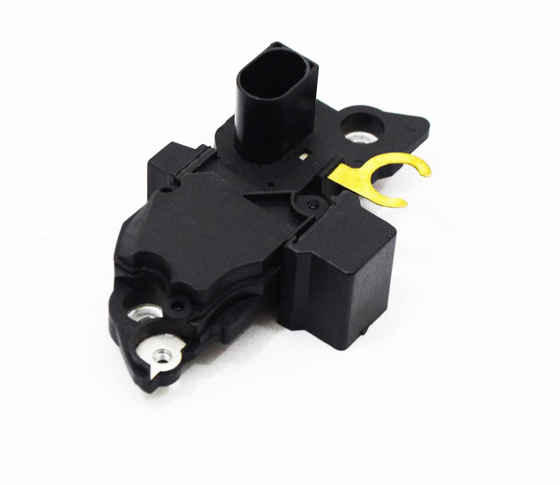 رگولاتور ولتاژ دینام پراید