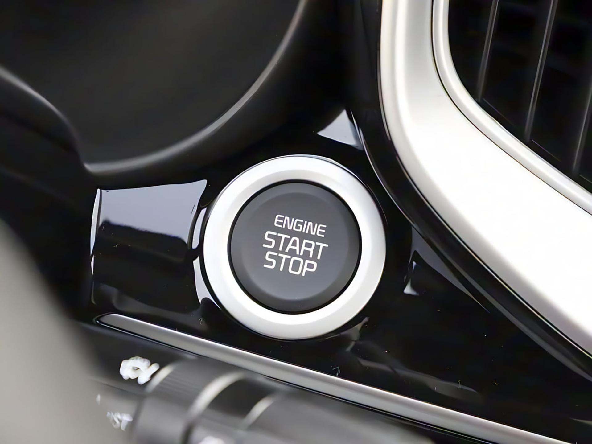 دکمه استارت استاپ (Engine Start Stop) در داشبورد خودروی کیا استونیک