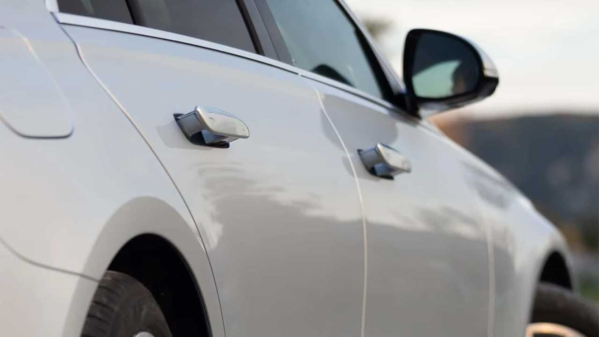 ممنوعیت دستگیرهای مخفی خودرو 