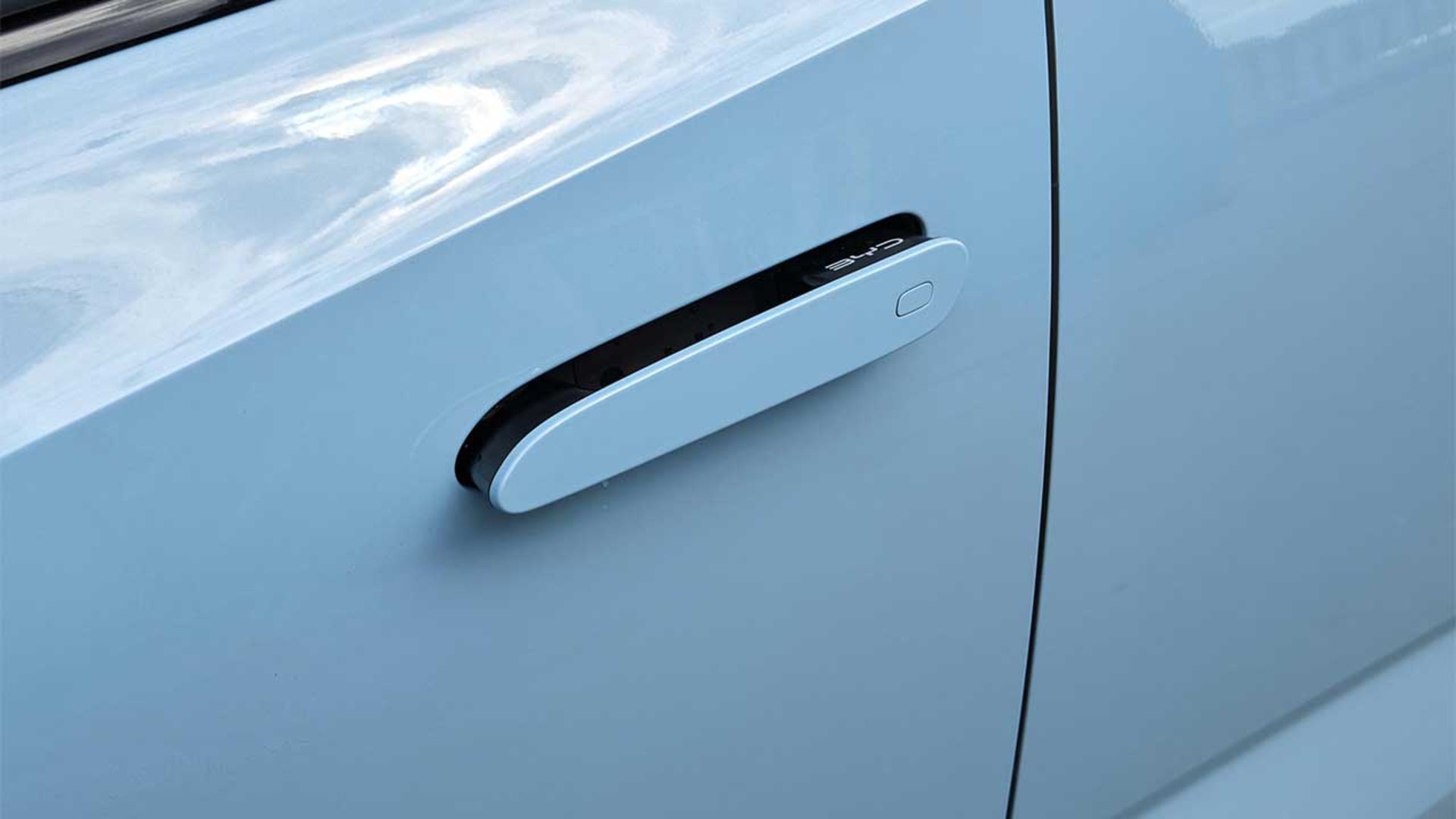 ممنوعیت دستگیرهای مخفی خودرو 