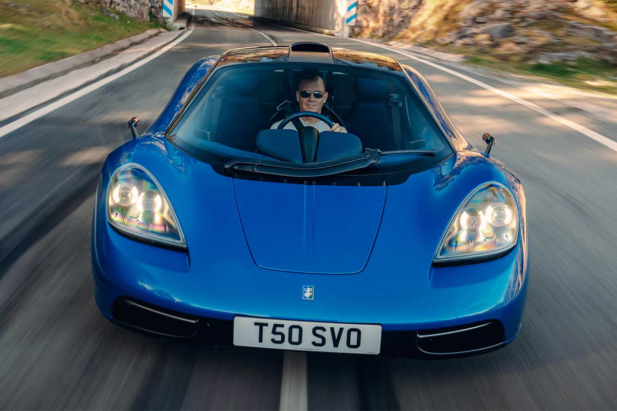 فرمان وسطی‌ها؛ آشنایی با خاص‌ترین خودروهای دنیا که صندلی راننده را به مرکز بردند