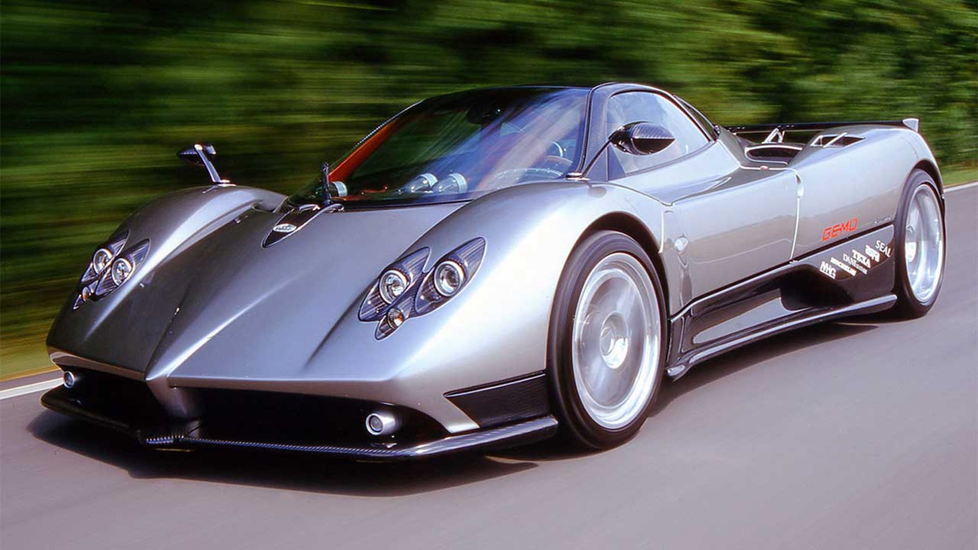 پاگانی زوندا F