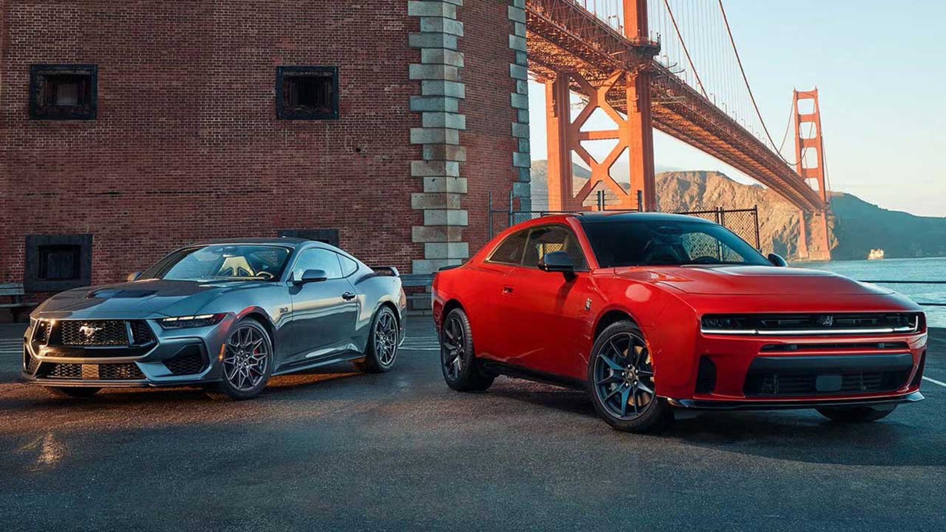 نبرد دوج چارجر و فورد موستانگ