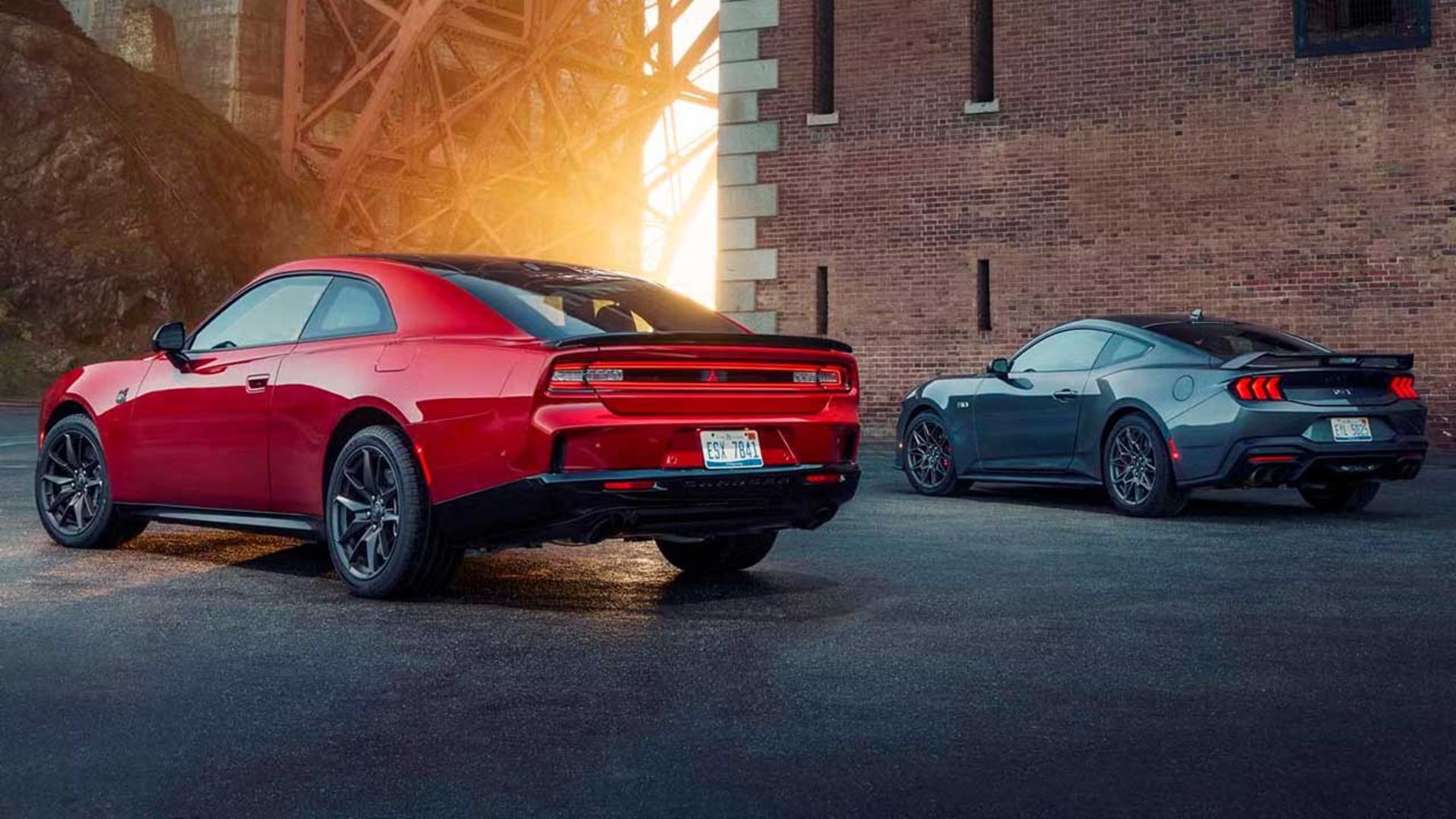 نبرد دوج چارجر و فورد موستانگ