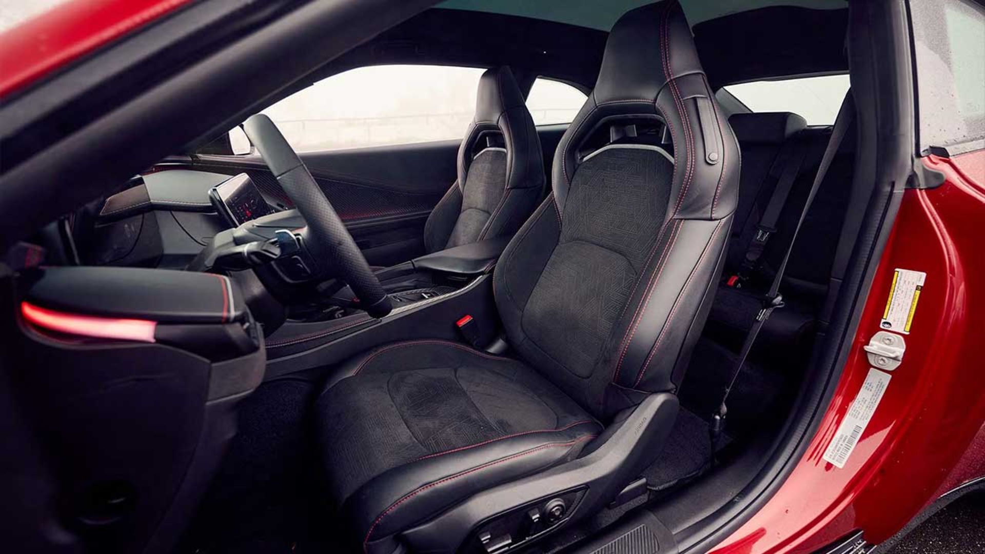 نبرد دوج چارجر و فورد موستانگ