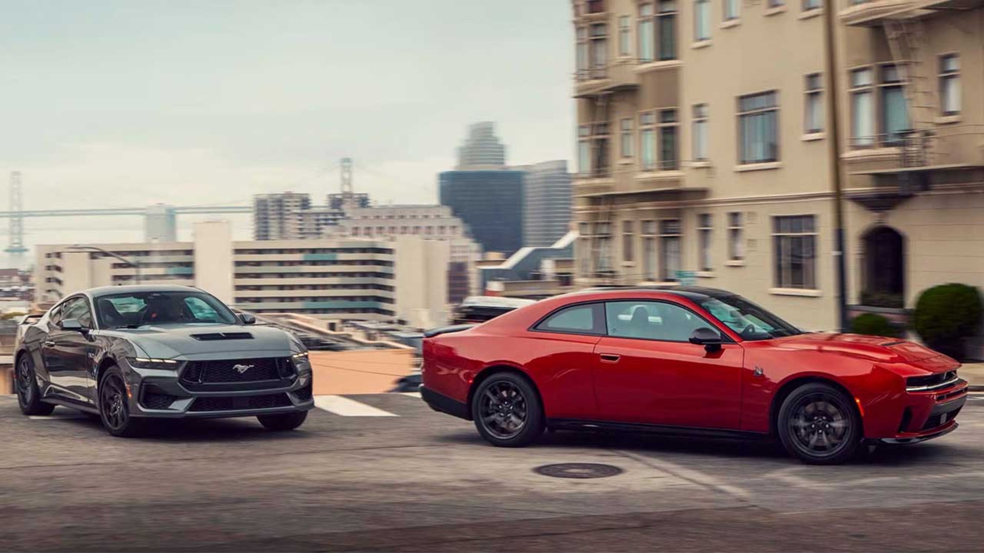 نبرد دوج چارجر و فورد موستانگ