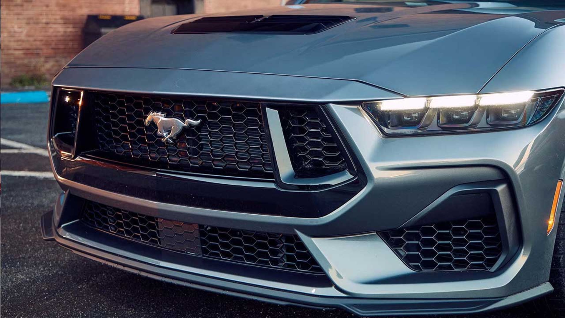 نبرد دوج چارجر و فورد موستانگ