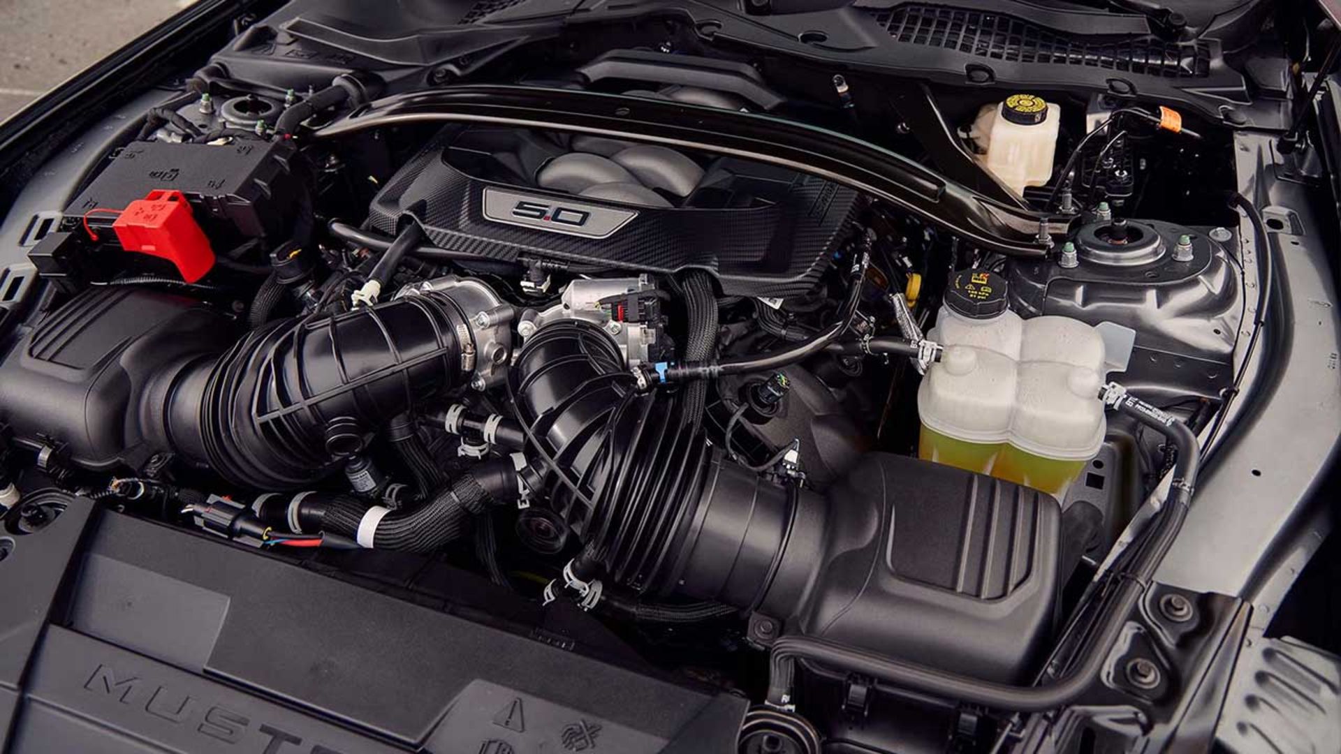 نبرد دوج چارجر و فورد موستانگ