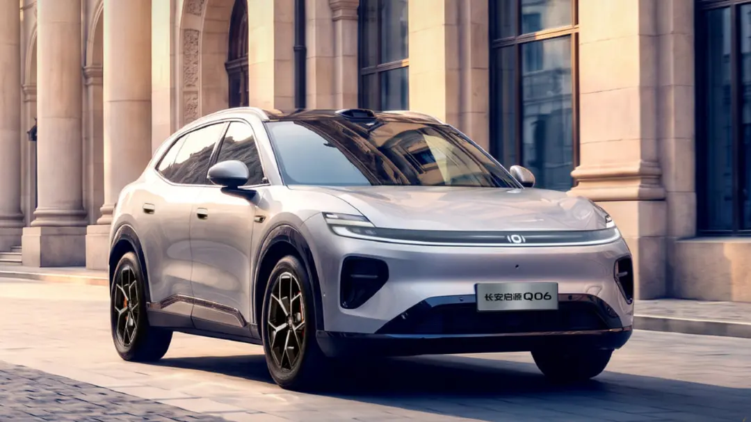 خودرو برقی چانگان Nevo Q06 (Changan Nevo Q06) در فضای شهری